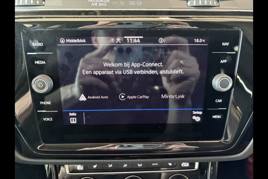 Volkswagen Touran 1.5 TSi 150pk Highline 7-persoons NAVI/CARPLAY/CLIMA/ADAPT.CRUISE/PDC/STOELVERWARMING