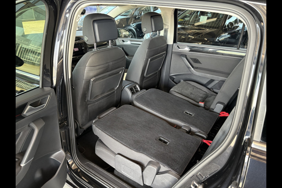 Volkswagen Touran 1.5 TSi 150pk Highline 7-persoons NAVI/CARPLAY/CLIMA/ADAPT.CRUISE/PDC/STOELVERWARMING