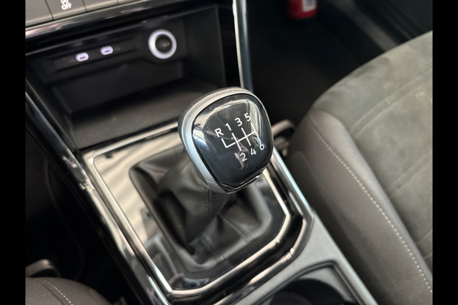 Volkswagen Touran 1.5 TSi 150pk Highline 7-persoons NAVI/CARPLAY/CLIMA/ADAPT.CRUISE/PDC/STOELVERWARMING