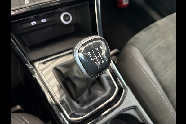 Volkswagen Touran 1.5 TSi 150pk Highline 7-persoons NAVI/CARPLAY/CLIMA/ADAPT.CRUISE/PDC/STOELVERWARMING