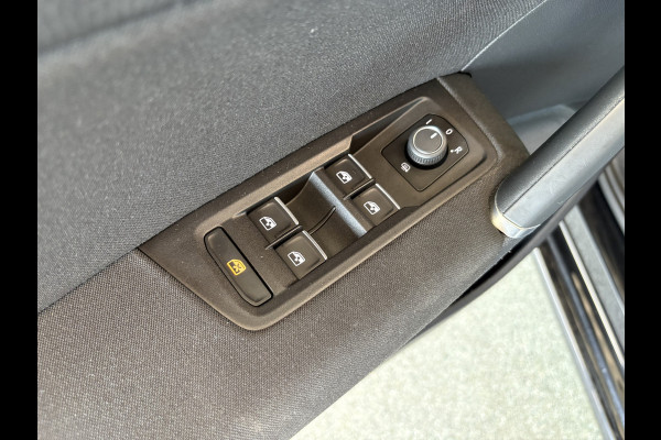 Volkswagen Touran 1.5 TSi 150pk Highline 7-persoons NAVI/CARPLAY/CLIMA/ADAPT.CRUISE/PDC/STOELVERWARMING