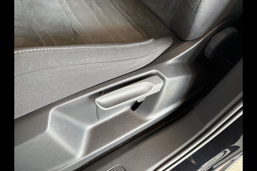 Volkswagen Touran 1.5 TSi 150pk Highline 7-persoons NAVI/CARPLAY/CLIMA/ADAPT.CRUISE/PDC/STOELVERWARMING