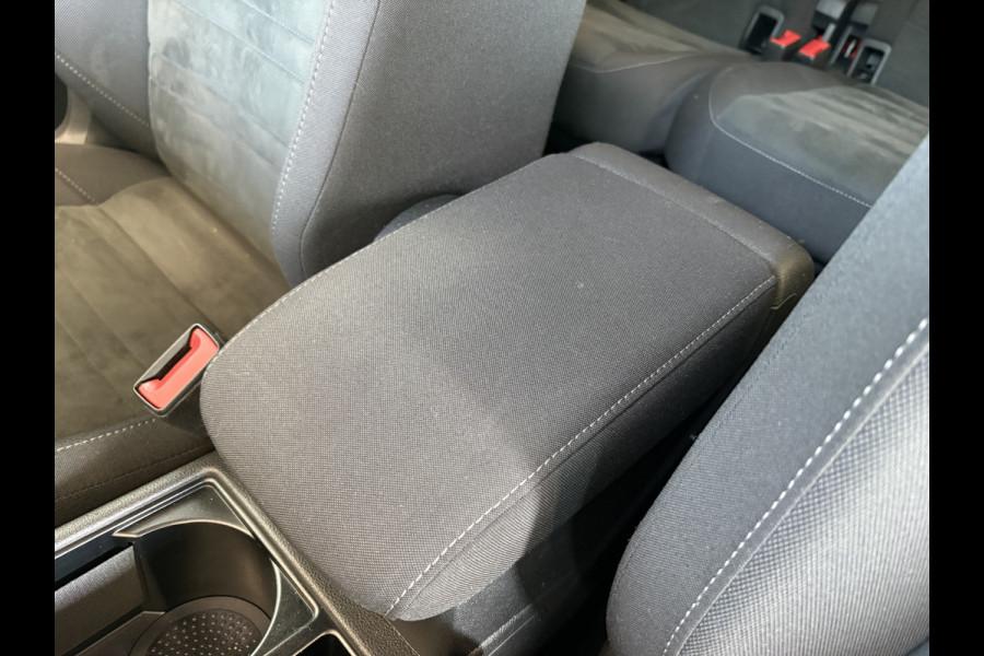 Volkswagen Touran 1.5 TSi 150pk Highline 7-persoons NAVI/CARPLAY/CLIMA/ADAPT.CRUISE/PDC/STOELVERWARMING