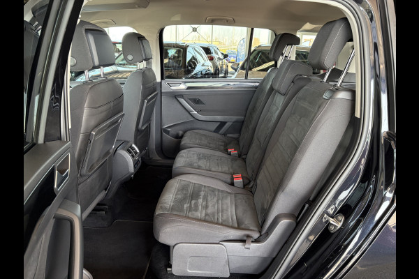 Volkswagen Touran 1.5 TSi 150pk Highline 7-persoons NAVI/CARPLAY/CLIMA/ADAPT.CRUISE/PDC/STOELVERWARMING