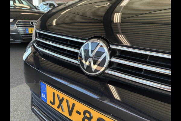 Volkswagen Touran 1.5 TSi 150pk Highline 7-persoons NAVI/CARPLAY/CLIMA/ADAPT.CRUISE/PDC/STOELVERWARMING