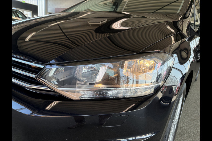 Volkswagen Touran 1.5 TSi 150pk Highline 7-persoons NAVI/CARPLAY/CLIMA/ADAPT.CRUISE/PDC/STOELVERWARMING