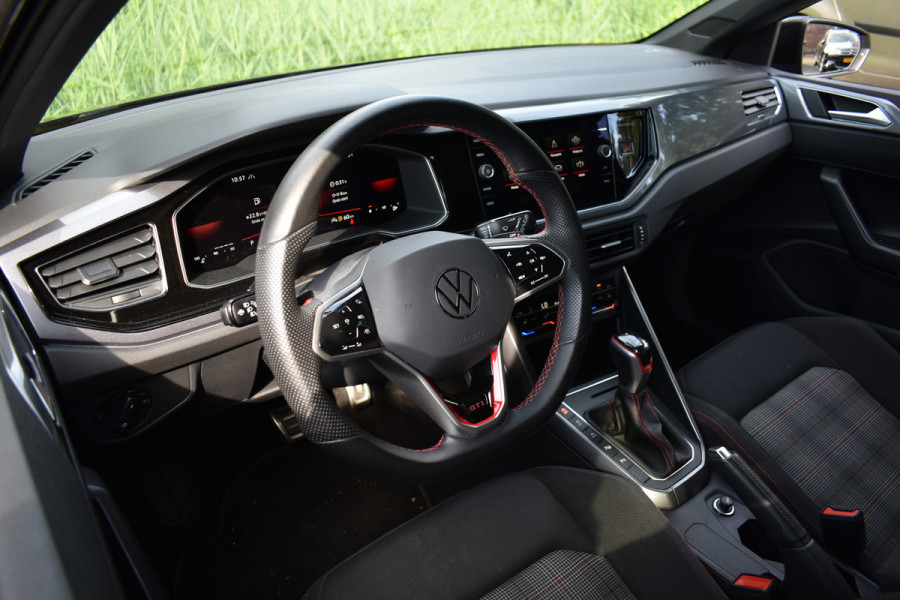 Volkswagen Polo GTI 2.0 TSI 210PK DSG VIRTUAL/LED/CARPLAY ***