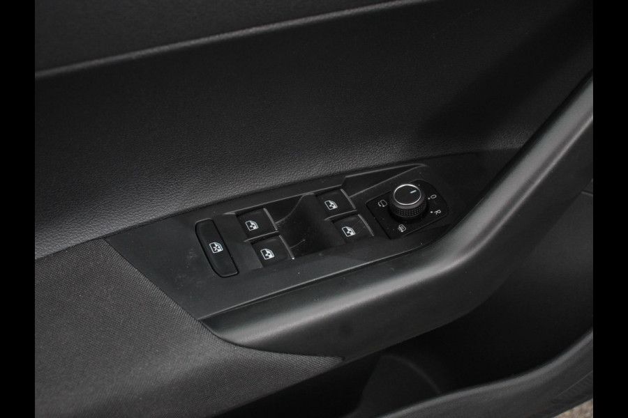 Volkswagen Polo 1.0 TSI 70kW DSG R-Line Design Pack | iQ light | Navigatie | Apple Carplay/Android Auto | Camera | Climate Control | Adaptive Cruise Control | Lichtmetalen velgen | Led | Parkeer sensoren