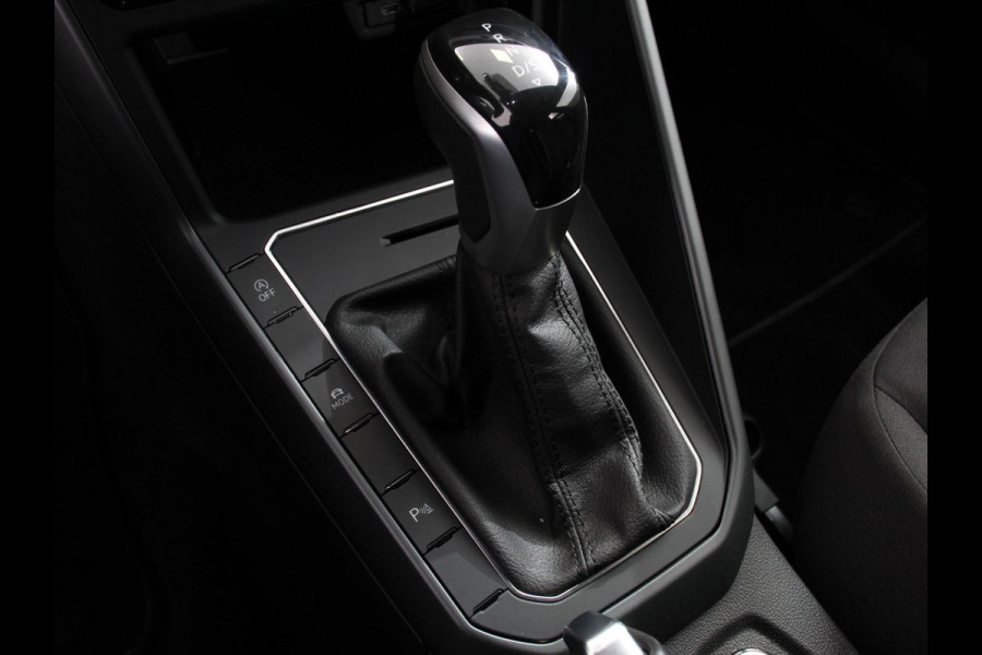 Volkswagen Polo 1.0 TSI 70kW DSG R-Line Design Pack | iQ light | Navigatie | Apple Carplay/Android Auto | Camera | Climate Control | Adaptive Cruise Control | Lichtmetalen velgen | Led | Parkeer sensoren