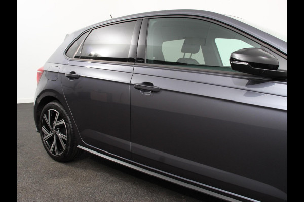 Volkswagen Polo 1.0 TSI 70kW DSG R-Line Design Pack | iQ light | Navigatie | Apple Carplay/Android Auto | Camera | Climate Control | Adaptive Cruise Control | Lichtmetalen velgen | Led | Parkeer sensoren