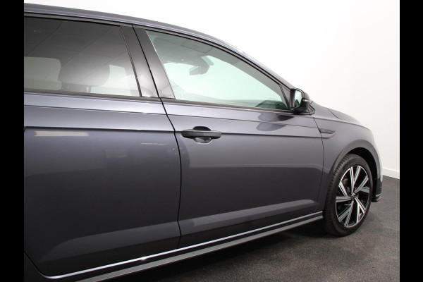Volkswagen Polo 1.0 TSI 70kW DSG R-Line Design Pack | iQ light | Navigatie | Apple Carplay/Android Auto | Camera | Climate Control | Adaptive Cruise Control | Lichtmetalen velgen | Led | Parkeer sensoren