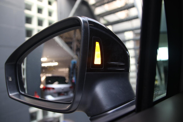 Volkswagen Tiguan 2.0 TSI 4Motion 3x R-line PANO-HUD-IQ LED-TREKHAAK