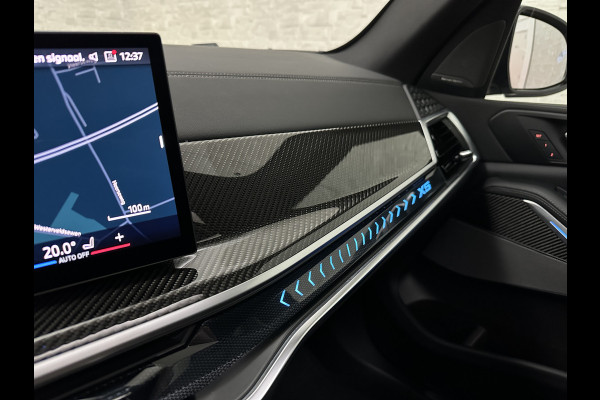 BMW X5 50e M-Sport Pro | M-Performance Stoelen | Achterasbesturing | Carbon | ACC | Panorama | 360 Camera | Soft-Close | Head-Up | M-Gordels | Trekhaak | Harman-Kardon | 22 inch | Individual Leder | Stoelventilatie | Stoelverwarming V+A | Keyless-Entry | Memory | Stuurverwarming | Iconic-Glow | Rij-Assist Pro | Beker Koeling & Verwarming | Zonwering |