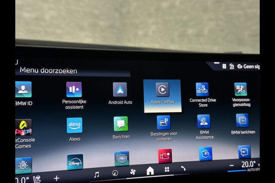 BMW X5 50e M-Sport Pro | M-Performance Stoelen | Achterasbesturing | Carbon | ACC | Panorama | 360 Camera | Soft-Close | Head-Up | M-Gordels | Trekhaak | Harman-Kardon | 22 inch | Individual Leder | Stoelventilatie | Stoelverwarming V+A | Keyless-Entry | Memory | Stuurverwarming | Iconic-Glow | Rij-Assist Pro | Beker Koeling & Verwarming | Zonwering |