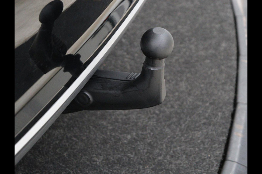 Audi A3 Limousine 30 TFSI Advanced edition | Stoelverwarming | Adaptive Cruise | Trekhaak | Carplay | LED | PDC | Navigatie | DAB