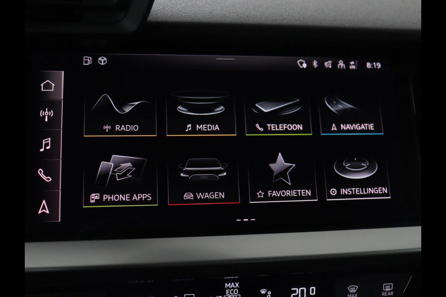 Audi A3 Limousine 30 TFSI Advanced edition | Stoelverwarming | Adaptive Cruise | Trekhaak | Carplay | LED | PDC | Navigatie | DAB