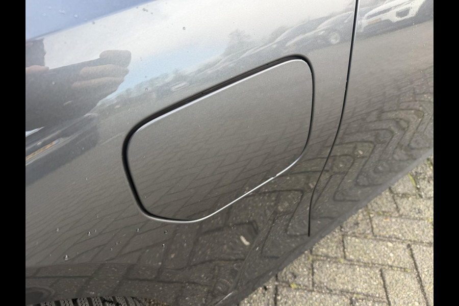 BMW 3-serie 330e | 360* Camera | Navigatie | Lederen Bekleding | DAB | Trekhaak |