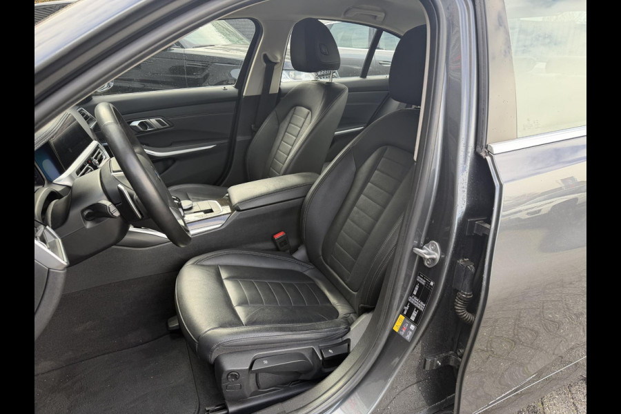 BMW 3-serie 330e | 360* Camera | Navigatie | Lederen Bekleding | DAB | Trekhaak |