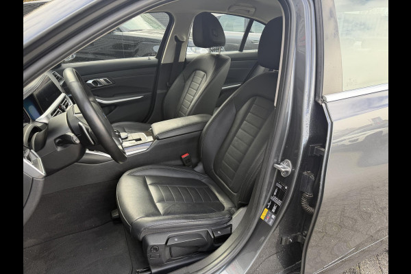 BMW 3-serie 330e | 360* Camera | Navigatie | Lederen Bekleding | DAB | Trekhaak |