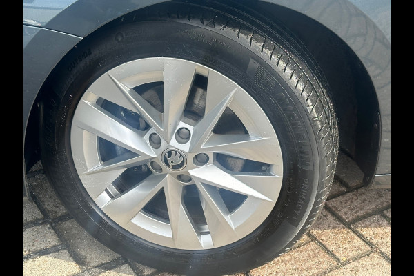 Škoda Octavia Combi 1.0 e-TSI Business Edition