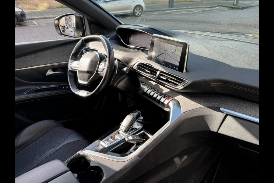 Peugeot 5008 1.2 PureTech GT-Line 7P - AUTOMAAT I Panorama dak I Navigatie / Apple CarPlay I 1/2 Leer I Sport pakket I Dealer ond.