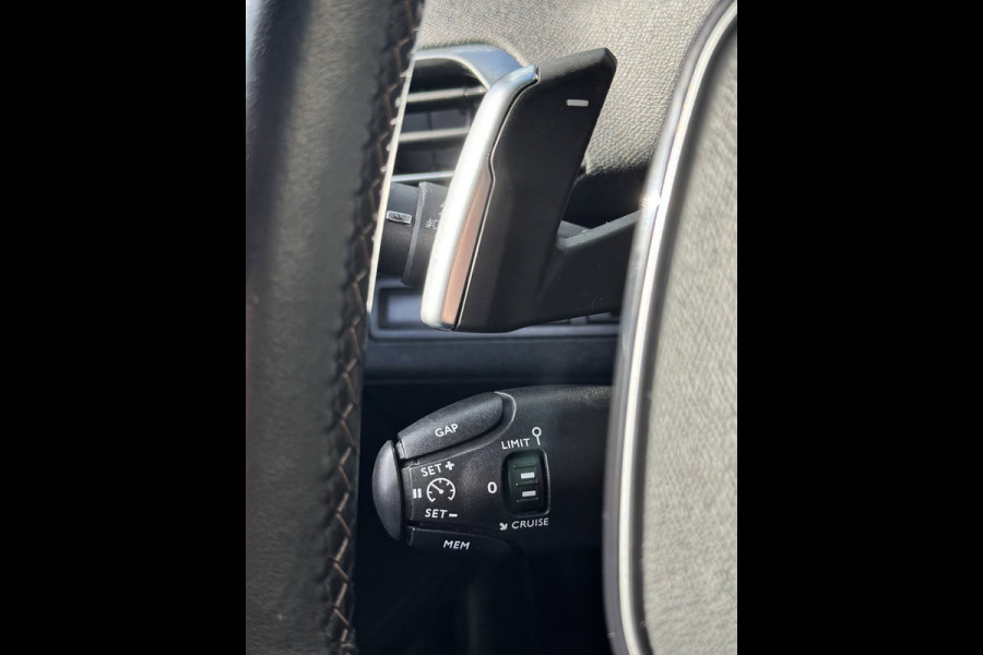 Peugeot 5008 1.2 PureTech GT-Line 7P - AUTOMAAT I Panorama dak I Navigatie / Apple CarPlay I 1/2 Leer I Sport pakket I Dealer ond.