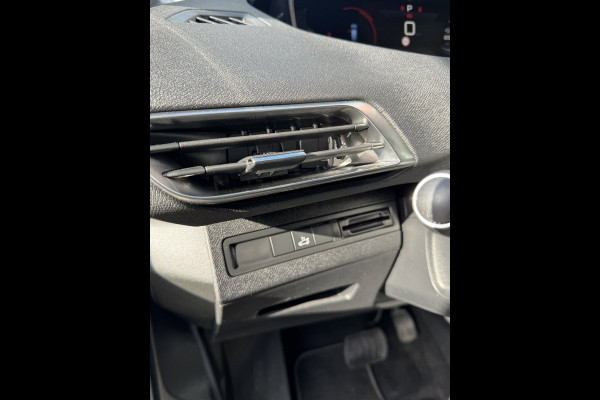Peugeot 5008 1.2 PureTech GT-Line 7P - AUTOMAAT I Panorama dak I Navigatie / Apple CarPlay I 1/2 Leer I Sport pakket I Dealer ond.