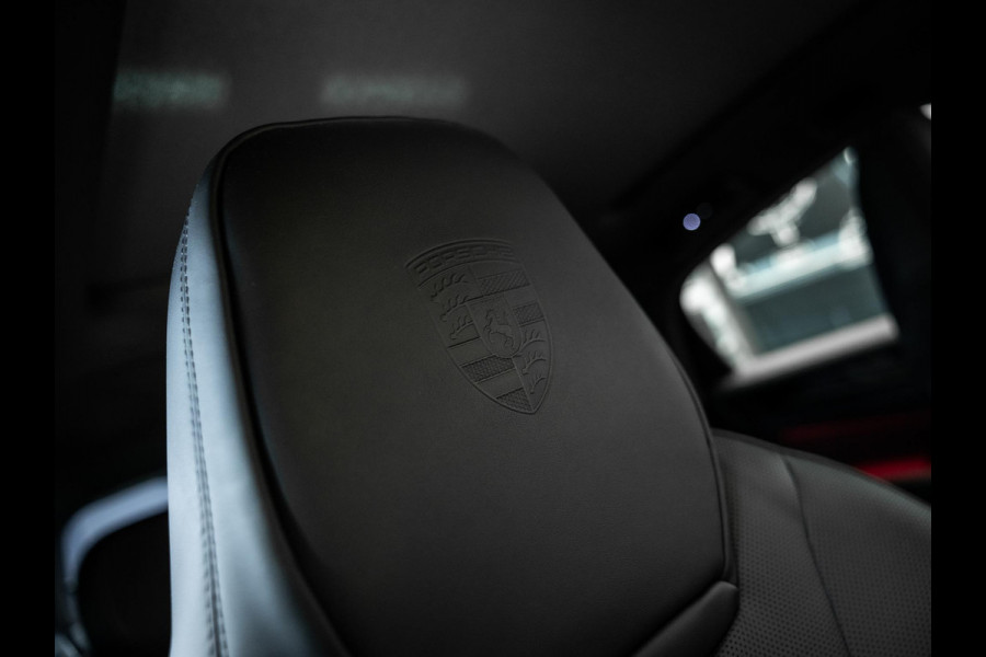 Porsche Cayenne Coupé 3.0 E-Hybrid Black Edition | Sportuitlaat | Stoelverwarming en verkoeling | Sport Chrono |