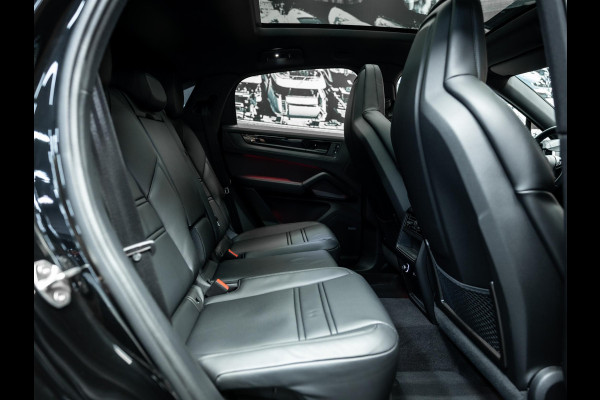 Porsche Cayenne Coupé 3.0 E-Hybrid Black Edition | Sportuitlaat | Stoelverwarming en verkoeling | Sport Chrono |