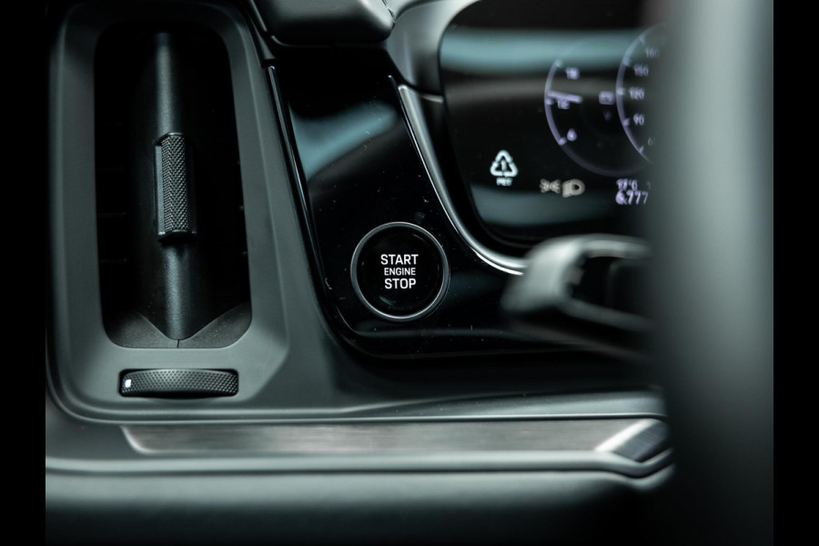 Porsche Cayenne Coupé 3.0 E-Hybrid Black Edition | Sportuitlaat | Stoelverwarming en verkoeling | Sport Chrono |