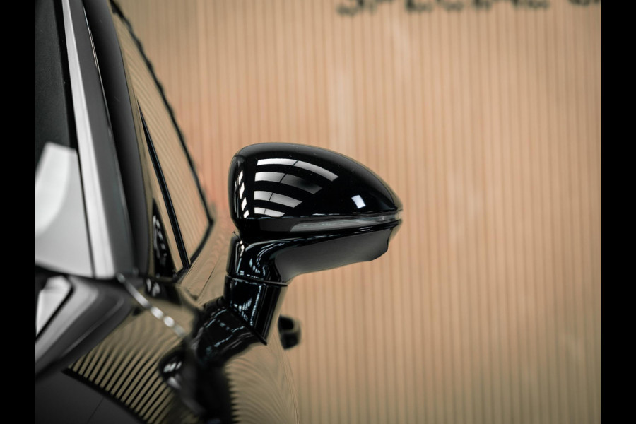 Porsche Cayenne Coupé 3.0 E-Hybrid Black Edition | Sportuitlaat | Stoelverwarming en verkoeling | Sport Chrono |