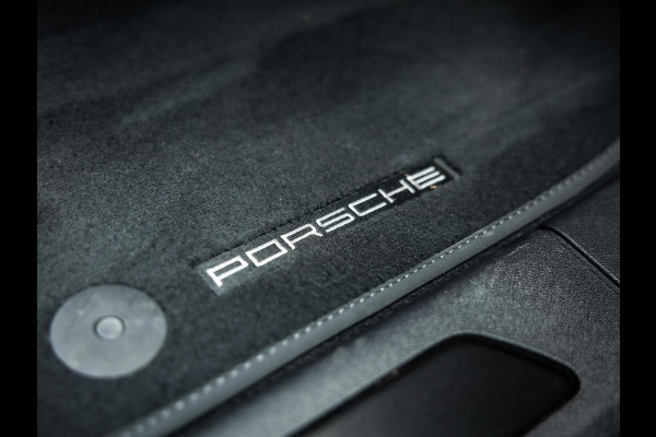 Porsche Cayenne Coupé 3.0 E-Hybrid Black Edition | Sportuitlaat | Stoelverwarming en verkoeling | Sport Chrono |