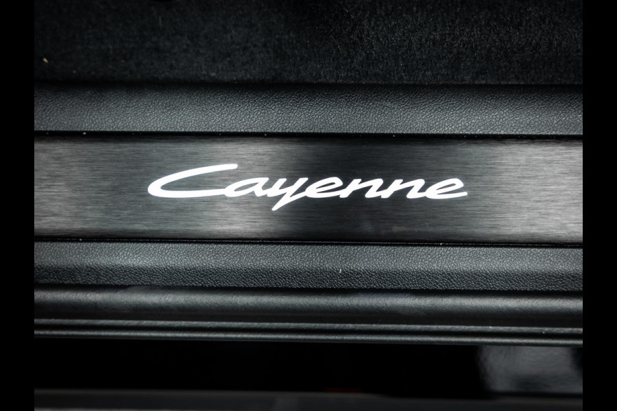 Porsche Cayenne Coupé 3.0 E-Hybrid Black Edition | Sportuitlaat | Stoelverwarming en verkoeling | Sport Chrono |