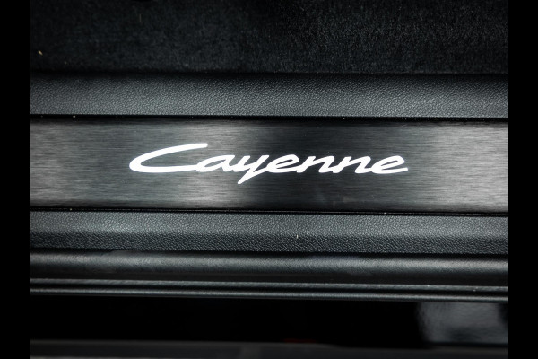 Porsche Cayenne Coupé 3.0 E-Hybrid Black Edition | Sportuitlaat | Stoelverwarming en verkoeling | Sport Chrono |