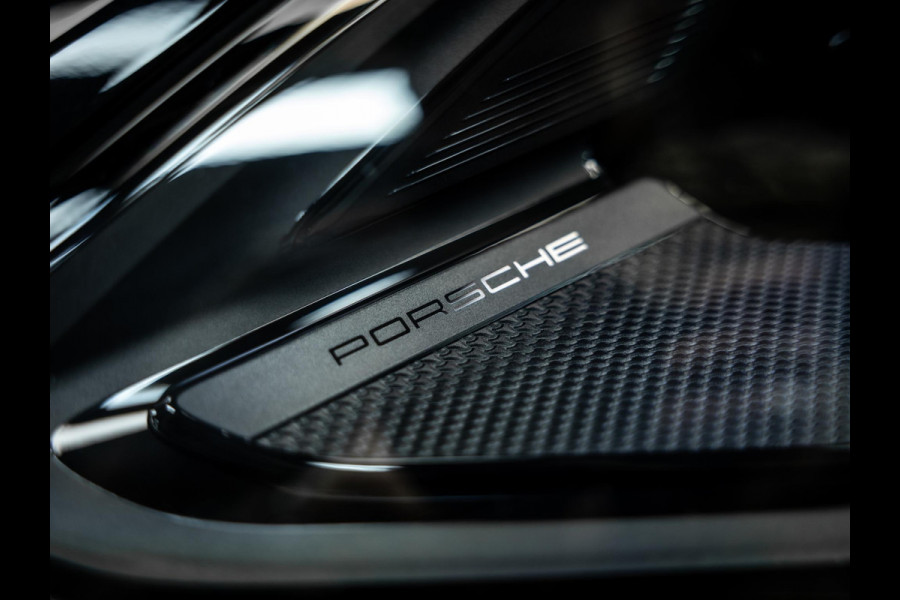 Porsche Cayenne Coupé 3.0 E-Hybrid Black Edition | Sportuitlaat | Stoelverwarming en verkoeling | Sport Chrono |