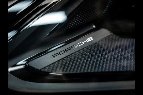 Porsche Cayenne Coupé 3.0 E-Hybrid Black Edition | Sportuitlaat | Stoelverwarming en verkoeling | Sport Chrono |