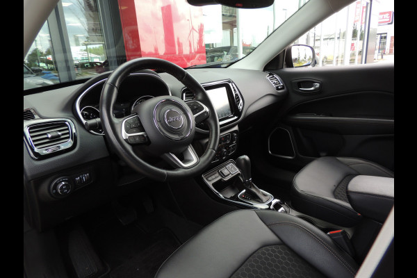 Jeep Compass 1.3T Limited Automaat 150PK | Clima | Xenon | Navi | Keyless | Licht/regen sensor | All-season banden
