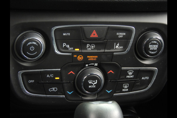Jeep Compass 1.3T Limited Automaat 150PK | Clima | Xenon | Navi | Keyless | Licht/regen sensor | All-season banden