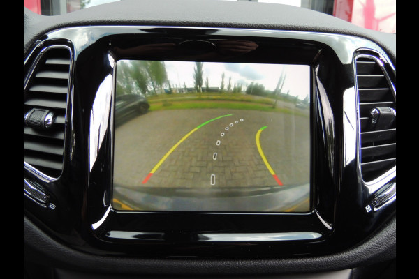 Jeep Compass 1.3T Limited Automaat 150PK | Clima | Xenon | Navi | Keyless | Licht/regen sensor | All-season banden