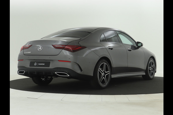 Mercedes-Benz CLA-Klasse 180 AMG Line 5 spaaks lichtmetalen velgen | Nightpakket | Premium Pakket | Distronic | Inclusief 24 maanden Mercedes-Benz Certified garantie voor Europa.