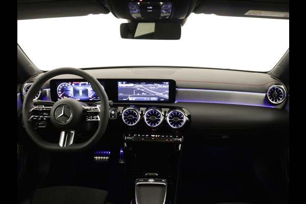 Mercedes-Benz CLA-Klasse 180 AMG Line 5 spaaks lichtmetalen velgen | Nightpakket | Premium Pakket | Distronic | Inclusief 24 maanden Mercedes-Benz Certified garantie voor Europa.