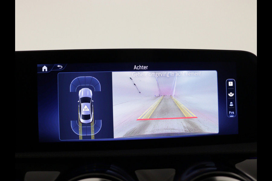 Mercedes-Benz CLA-Klasse 180 AMG Line 5 spaaks lichtmetalen velgen | Nightpakket | Premium Pakket | Distronic | Inclusief 24 maanden Mercedes-Benz Certified garantie voor Europa.