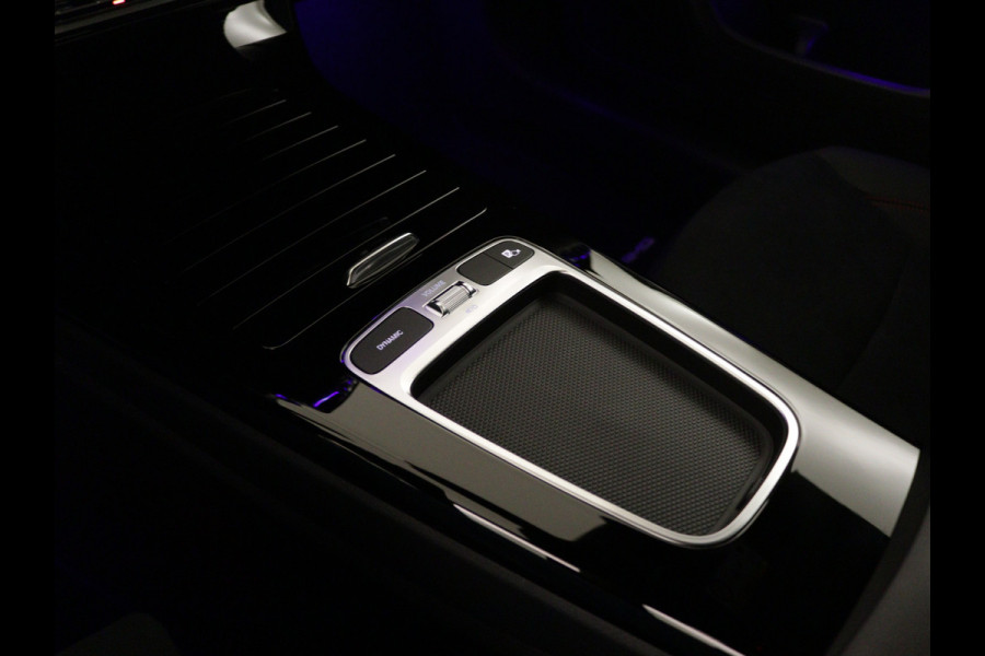 Mercedes-Benz CLA-Klasse 180 AMG Line 5 spaaks lichtmetalen velgen | Nightpakket | Premium Pakket | Distronic | Inclusief 24 maanden Mercedes-Benz Certified garantie voor Europa.