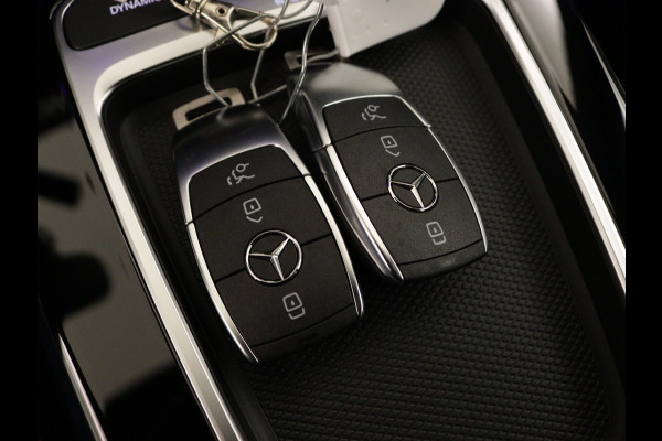 Mercedes-Benz CLA-Klasse 180 AMG Line 5 spaaks lichtmetalen velgen | Nightpakket | Premium Pakket | Distronic | Inclusief 24 maanden Mercedes-Benz Certified garantie voor Europa.