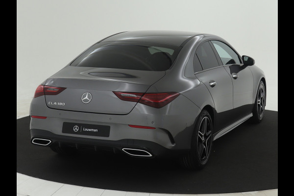 Mercedes-Benz CLA-Klasse 180 AMG Line 5 spaaks lichtmetalen velgen | Nightpakket | Premium Pakket | Distronic | Inclusief 24 maanden Mercedes-Benz Certified garantie voor Europa.