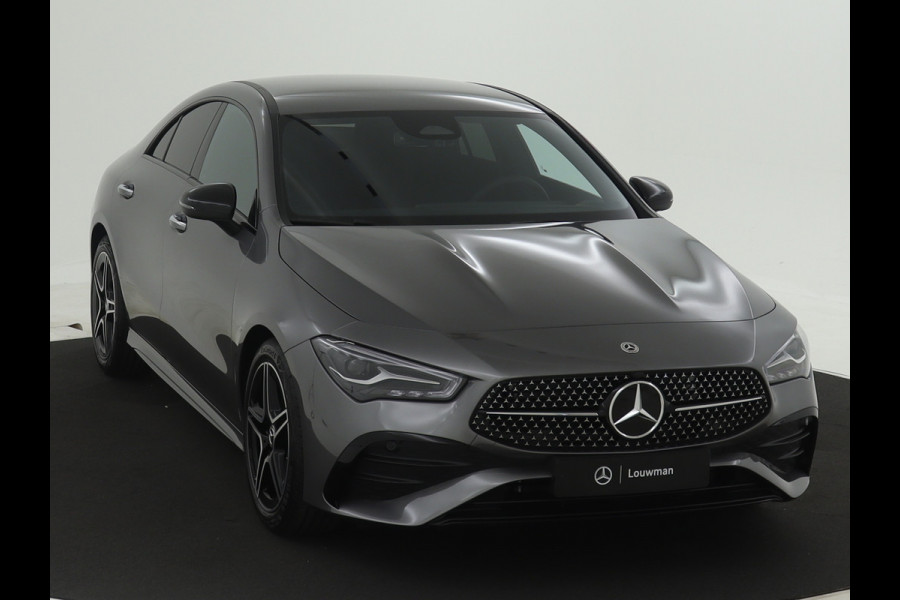 Mercedes-Benz CLA-Klasse 180 AMG Line 5 spaaks lichtmetalen velgen | Nightpakket | Premium Pakket | Distronic | Inclusief 24 maanden Mercedes-Benz Certified garantie voor Europa.