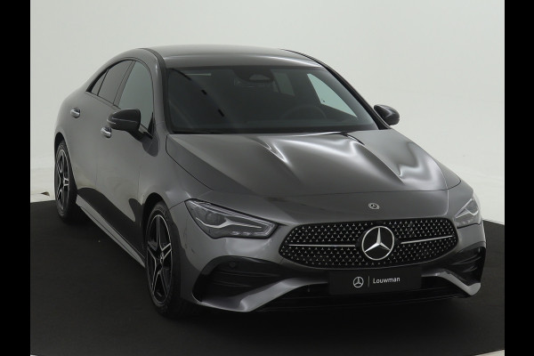 Mercedes-Benz CLA-Klasse 180 AMG Line 5 spaaks lichtmetalen velgen | Nightpakket | Premium Pakket | Distronic | Inclusief 24 maanden Mercedes-Benz Certified garantie voor Europa.