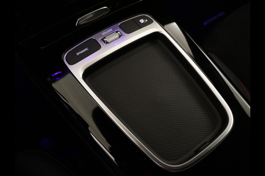 Mercedes-Benz CLA-Klasse 180 AMG Line 5 spaaks lichtmetalen velgen | Nightpakket | Premium Pakket | Distronic | Inclusief 24 maanden Mercedes-Benz Certified garantie voor Europa.