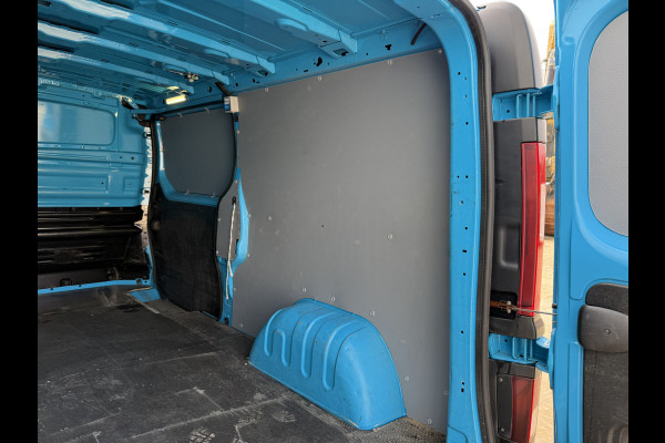 Renault Trafic 2.0 DCI 150PK Automaat L2H1 Cruise Control Airco sidebars camera Parkeersensoren Voor Achter Stoelverwarming