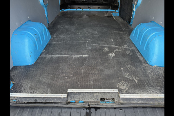 Renault Trafic 2.0 DCI 150PK Automaat L2H1 Cruise Control Airco sidebars camera Parkeersensoren Voor Achter Stoelverwarming